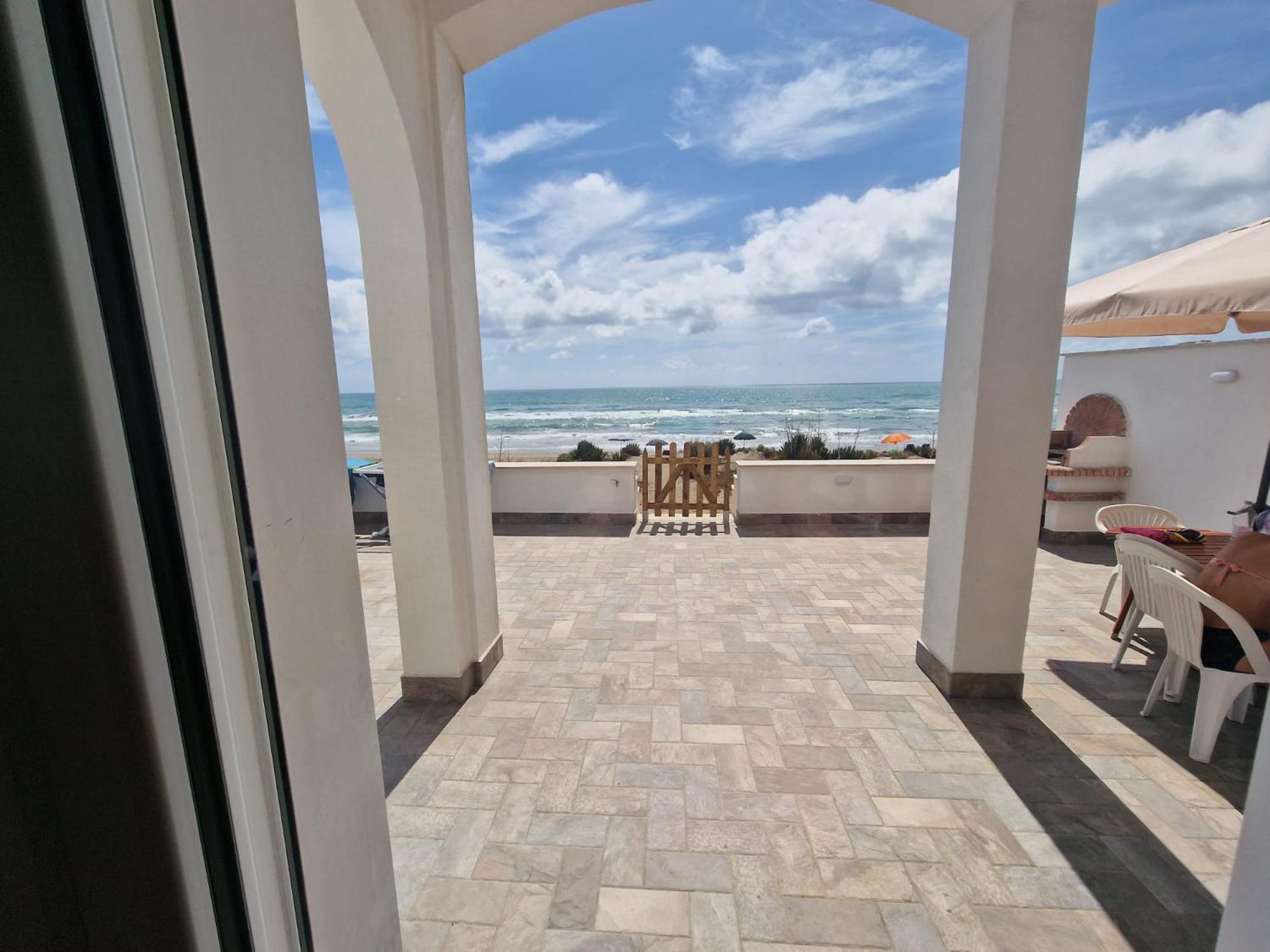 The Suite On The Beach 托瓦尼亚 外观 照片
