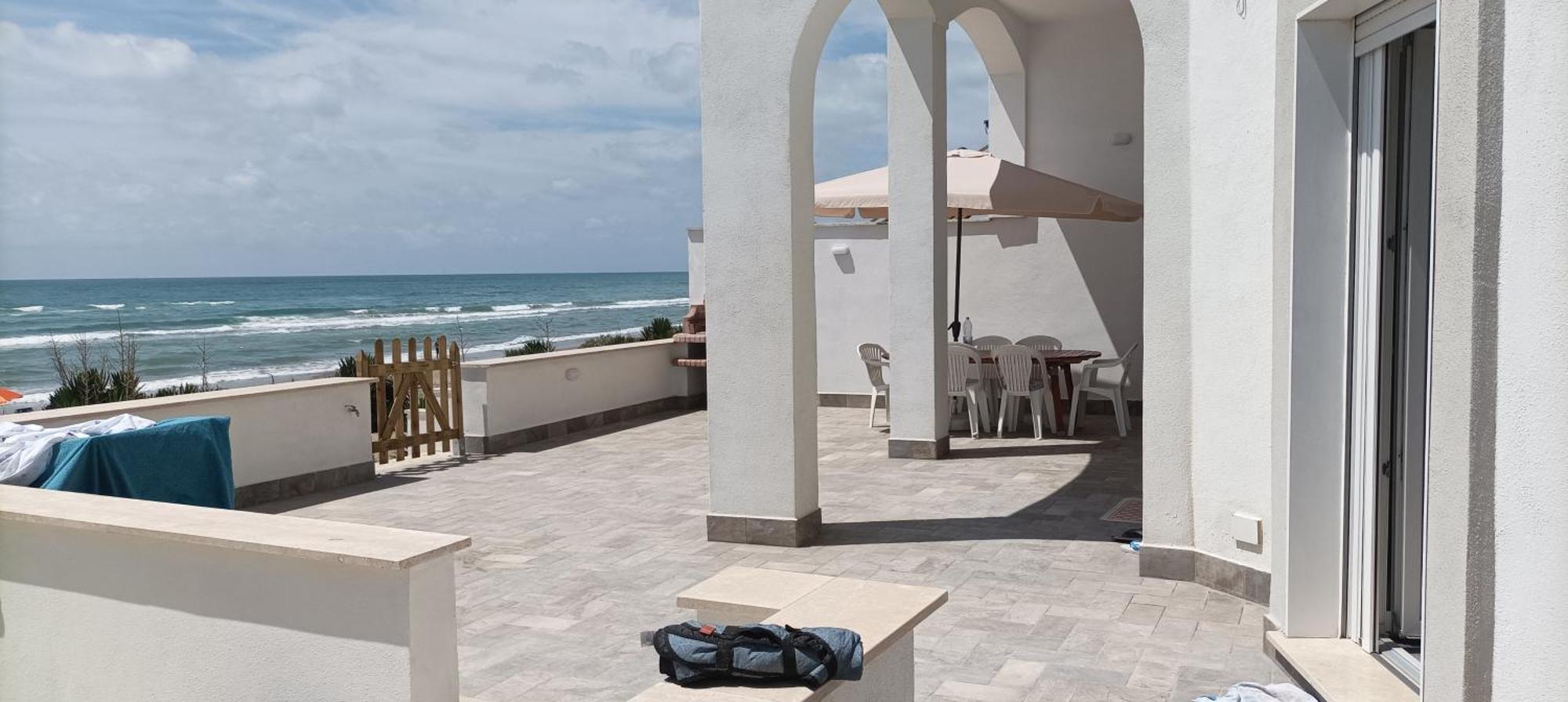 The Suite On The Beach 托瓦尼亚 外观 照片