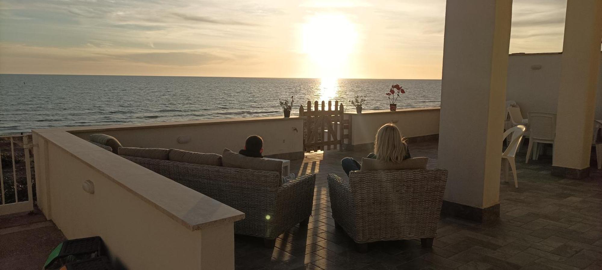 The Suite On The Beach 托瓦尼亚 外观 照片