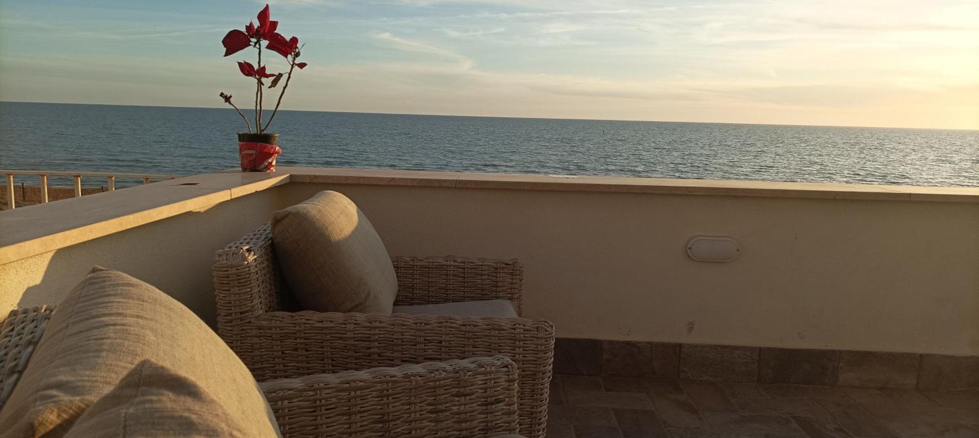 The Suite On The Beach 托瓦尼亚 外观 照片