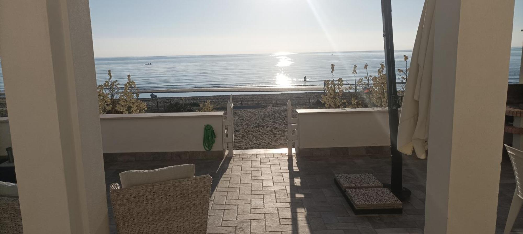 The Suite On The Beach 托瓦尼亚 外观 照片