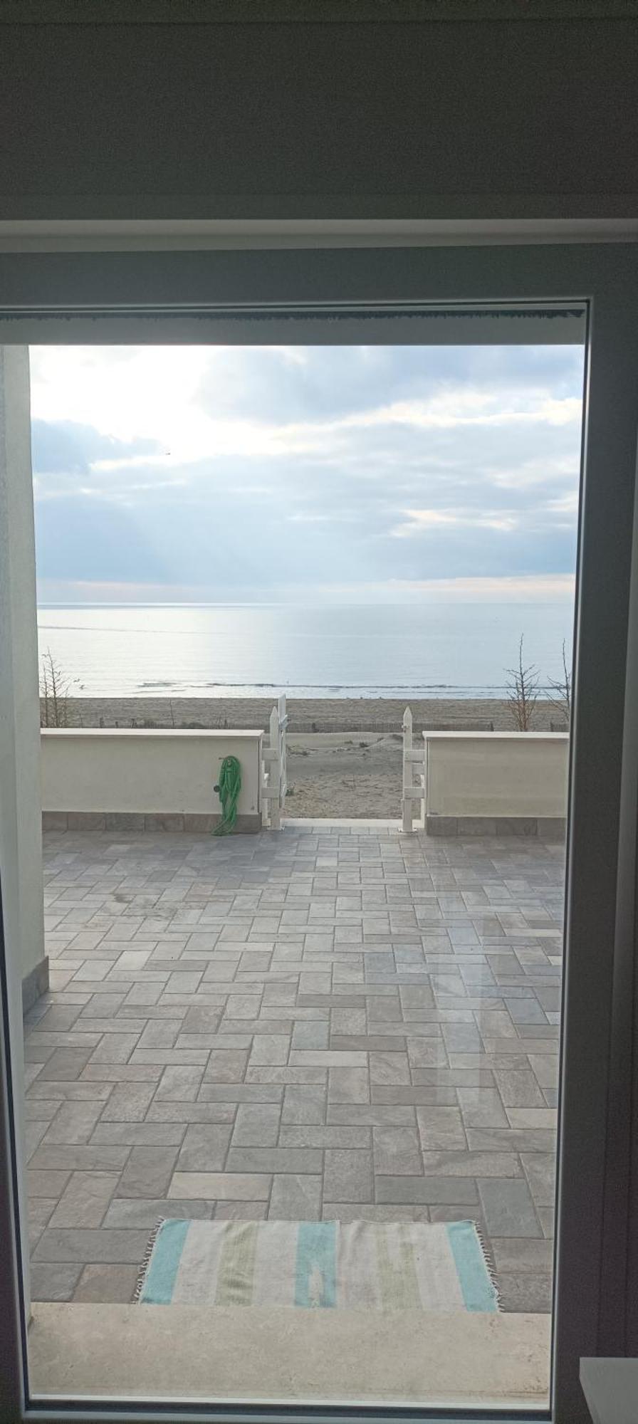 The Suite On The Beach 托瓦尼亚 外观 照片