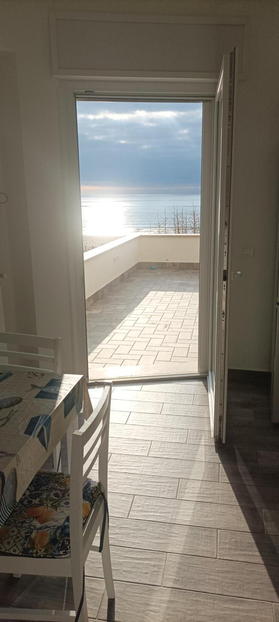 The Suite On The Beach 托瓦尼亚 外观 照片