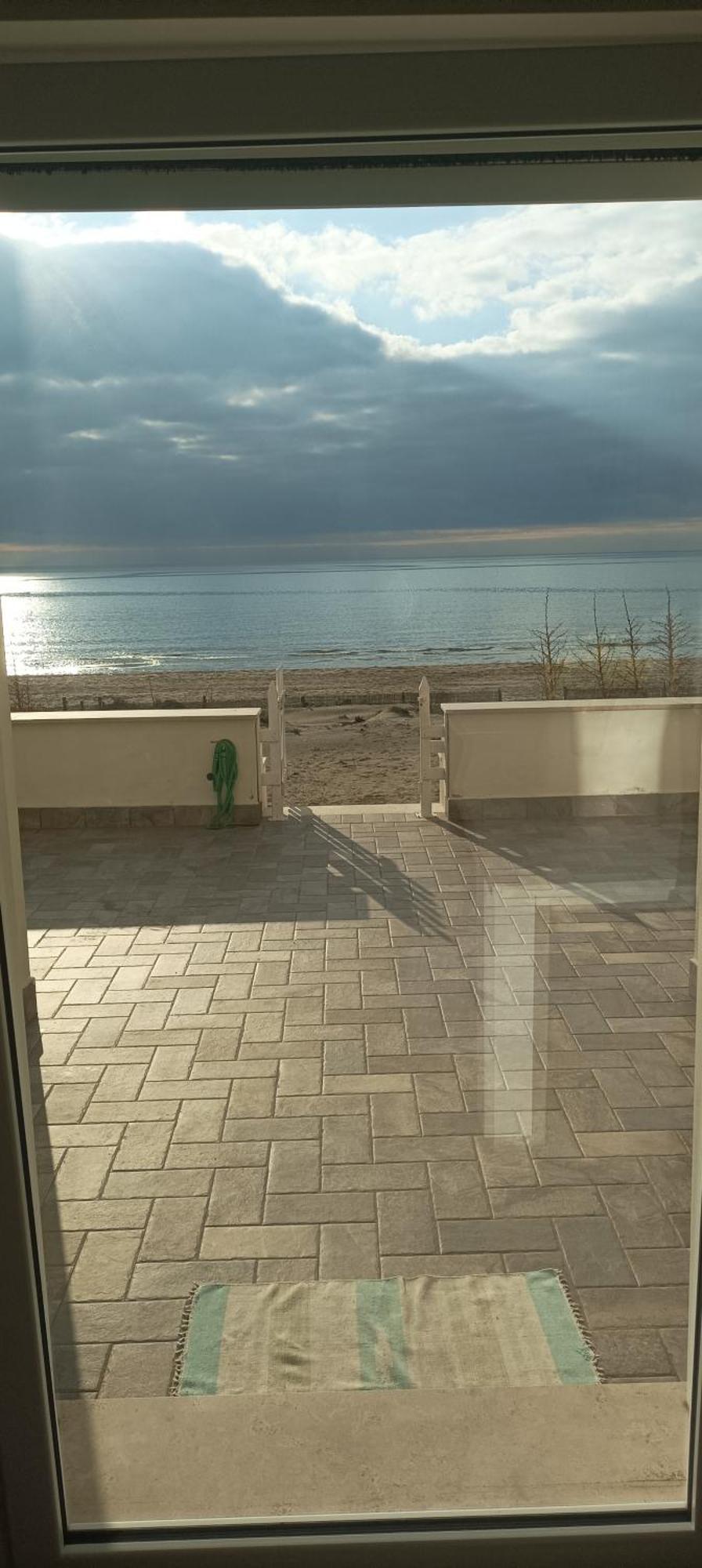 The Suite On The Beach 托瓦尼亚 外观 照片
