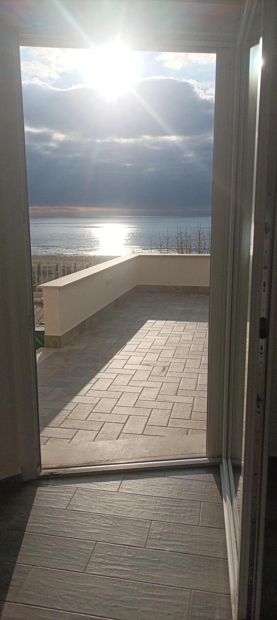 The Suite On The Beach 托瓦尼亚 外观 照片